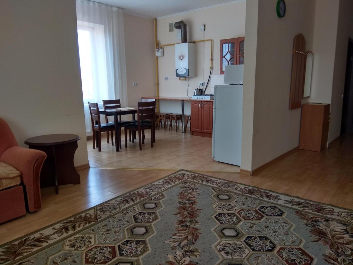 Apartments Domovik Просторная Квартира С Видом На Горы Mukacheve Ngoại thất bức ảnh