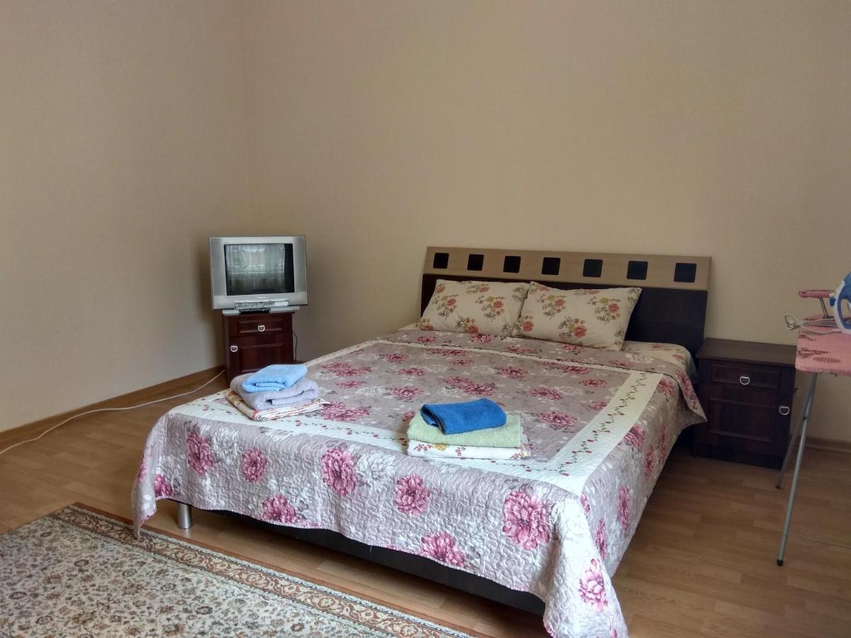 Apartments Domovik Просторная Квартира С Видом На Горы Mukacheve Ngoại thất bức ảnh